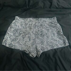 A New Day Black and White Wave Pattern Shorts
